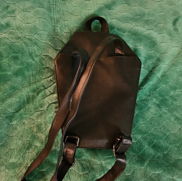 Black Craft Cult coffin backpack - Picture 2 of 3